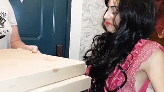 Paid the pizza delivery girl not with money, but with cunnilingus - 4 image