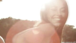Kiss Me Lesbians Love And Feel The Gentle Feeling - 4 image