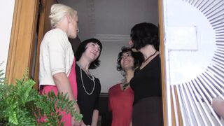 Sextherapeutin besorgt es mir richtig gut - 1 image