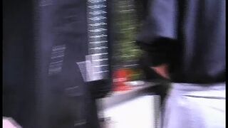 MIlfs alleine im Keller fisten sich gegenseitig Ihre fotze - 1 image