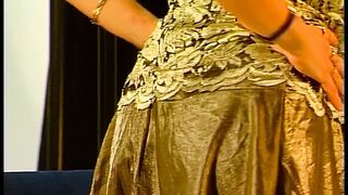 Lesben Milfs fisten Ihre Suessen Fotzen - 1 image