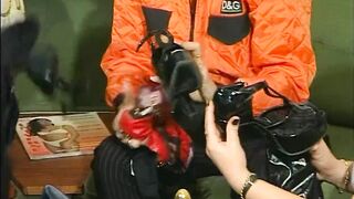 Threesome Lesben besorgen es sich auf der B Day party - 2 image