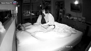 Lesbi Real Couple Makes Fingerbang and Strapon Hot Action With Shaking Orgasm - 15 image