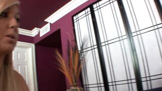 vesaute Studentinen machen es sich selber - 2 image