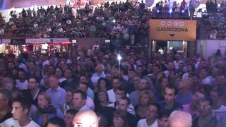 Pussy madness on stage - 6 image