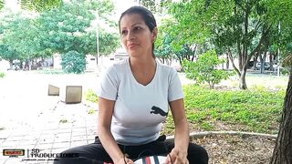 What a good friend I met in the park that let me accompany her and eat her pussy - 1 image