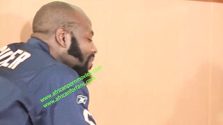 A very hot torrid fuck between the muscular bodybuilder tutor and his learner in the study room during math class rehearsals. With his big black cock, between rehearsals and fun, to live exclusively on xvideos red - 8 image