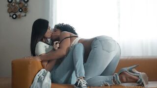 Misty Stone and Viny Sky - 5 image