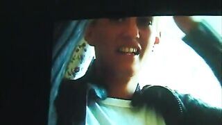 Gorgeous cuttie spreads her legs wide and gets her cunt tongue fucked - 4 image