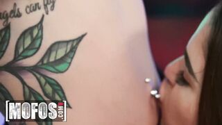 Mofos - Banging Hot Girls Kali Roses & Kendra Heart Flash And Twerk Their Tight Asses In Public - 3 image