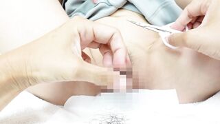 Shaving my friend's pussy hair - 8 image