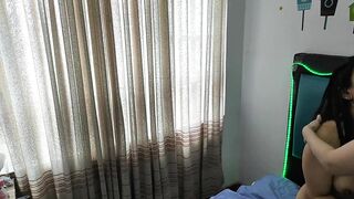 Explorando el interior de la vagina de Samanta con una minicamara mientras se moja - 2 image