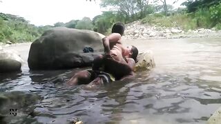 nos fuimos pal rio mi hermanastra y yo y nos grabamos teniendo sexo - 13 image