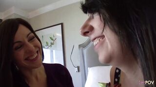 Meeting at the porn convention the inexperienced lesbian asks the milf for tips on licking a pussy - 2 image