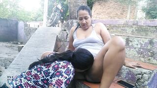 me encanta que me coman la vagina en publico - 14 image