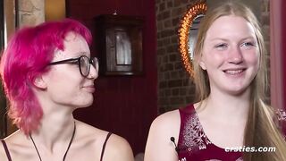 Ersties: Junge deutsche Amateur-Girls beim Spielen - 13 image