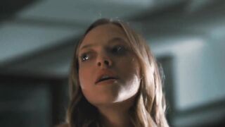 Amanda Seyfried and Julianne Moore - 'Chloe' - 13 image