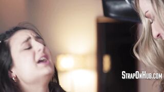 Straight Girl Fucked With Strapon By Lesbian Motherinlaw - 15 image