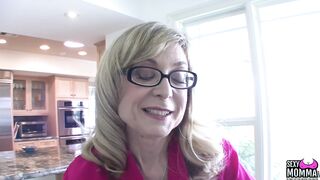 SEXYMOMMA - Cougar stepmom gives her twat to inexperienced cutie - 2 image