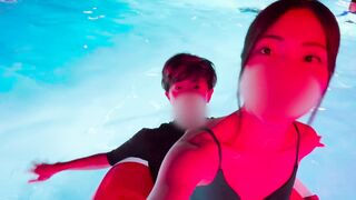 Hentai lesbians fucking hard in the toilet - 7 image