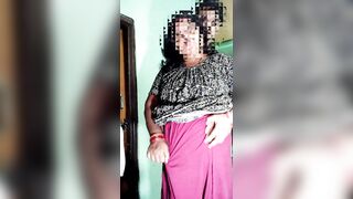 Sexy Bhabi using vibrator with inexperienced dever...hot bhabi ki doodh.