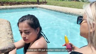 Sunny day at the pool! My best friend jerks me off in the pool until I squirt! Naty Delgado - 4 image