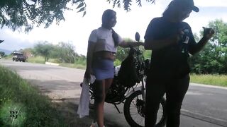 puta colombiana tiene sexo en la orilla de la carretera - 5 image