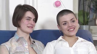 Ersties: Luna S. und Tumpie lecken und fingern sich gegenseitig zum Orgasmus - 2 image