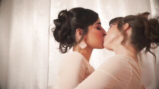 Emily Willis and Riley Reid explore each-other!! - 13 image