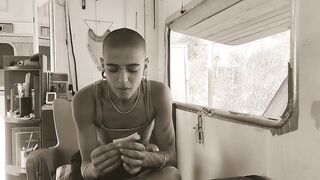 ICAZZIMIEI6 VERSIONE VAGINA! Cinque fighe, troppi capelli, tentata follia e ricordi divaganti. - 4 image