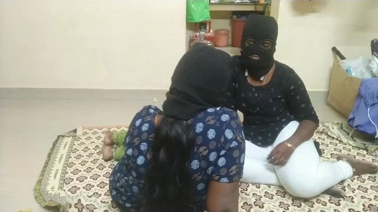 Tamizl Sister And Brother Sexy Storys In Tamizl - INDIAN TAMIL LESBIAN AUNTY WITH AUDIO watch online