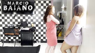 I WAS CALLED BY TWO HOT HOTS TO DO A FAVOR BUT I WAS SURPRISED WITH THE BITCHES SENDING ME TO EAT THEM - ELIANE FRACTION AND LORRANY EXOTICA - WATCH FULL ON RED - 5 image