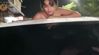 I fuck with my girlfriend inside a taxi