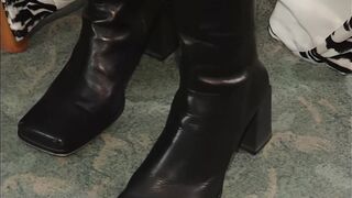 zwei junge lesben lecken sich beim casting die pussy - 6 image