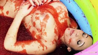 Kissing turns into food wrestling between the two brunette - 1 image