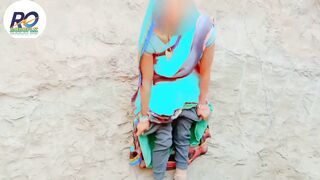 Village ki bhabhi ne saree finger karke ke man ki niyat Badal dali saree removing finger show and chudai - 4 image