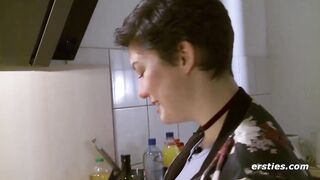 Ersties: Birgit and Effie meet for a romantic dinner with spicy ingredients - 11 image