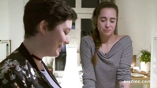 Ersties: Birgit and Effie meet for a romantic dinner with spicy ingredients