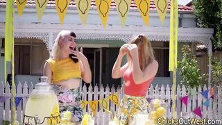 Amateur lesbo ass rimmed - 3 image