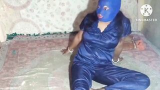 Village Bhabhi Devhar Ki Land Ke Sat Masti - 2 image