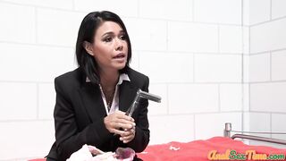 Prison lez babe anallytoyed by advocate in the prison cell - 3 image