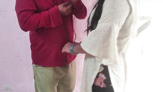 Jija Ne Sali Ko Gift Dekar choda With Hindi Audio - 4 image