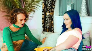 SEXY MOMMA - Step Daughter Blue Catches PussyKat Online - 15 image