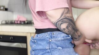 My boyfriend's sister seduced him when he was visiting and touched me at his house - 7 image