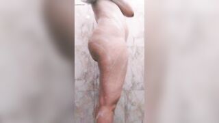 Desi maa ko nangi dekha nahate hue hot mom - 10 image