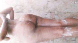 Teen pakistani hot sister wash her body - 6 image