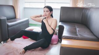 A teacher takes advantage of her student in a 'tantric yoga' class - 3 image