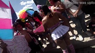 Giving away kisses in CDMX, with a skirt I went out the day of the LGBT march, would you like a little kiss or a blowjob next time? (Leave your comment) - 8 image