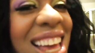 Watch black girl sit on the toilet naked and rub herself in fish net stockings - 12 image