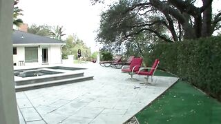 Lesbo threesome per amichette in calore - 3 image